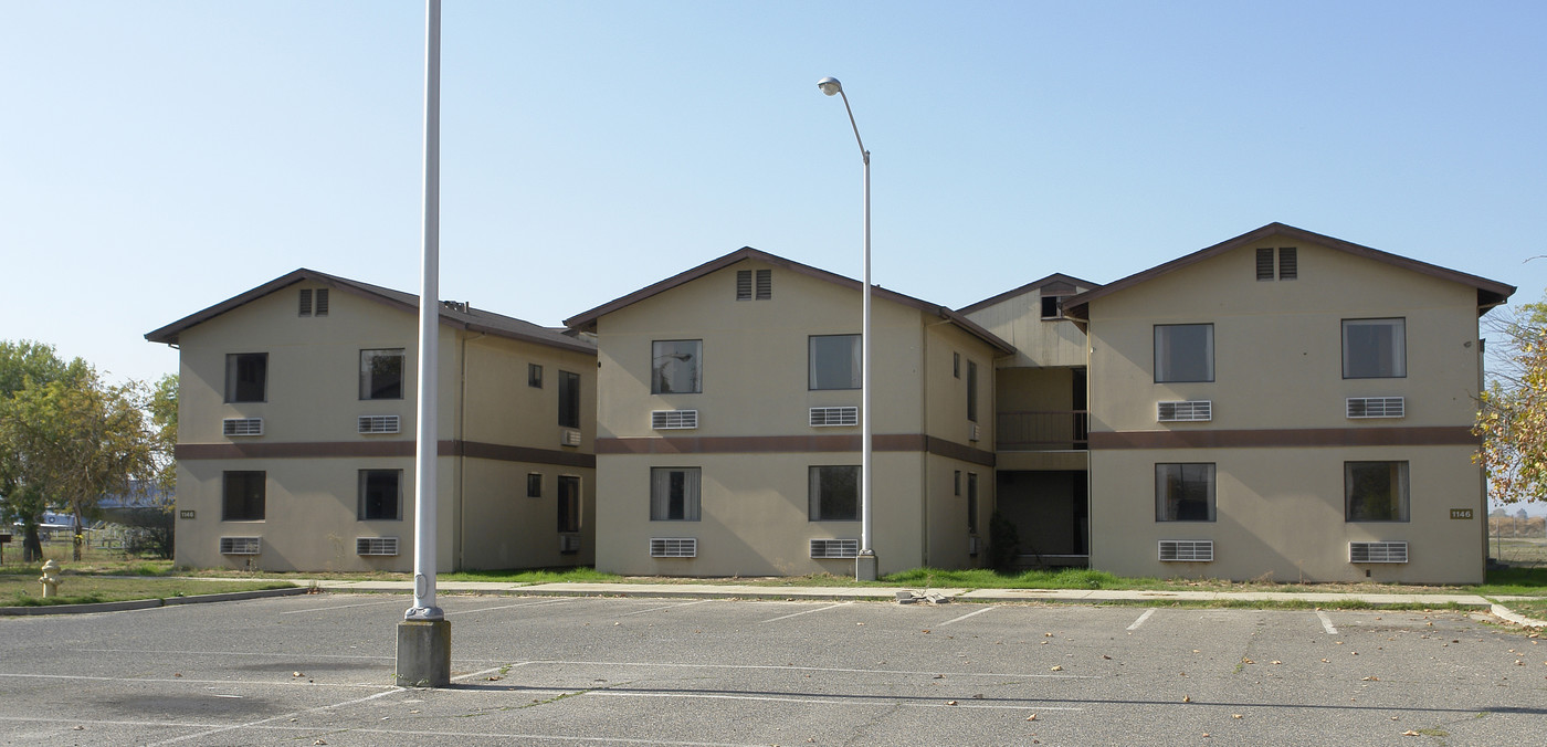 1146 Hospital Rd in Winton, CA - Foto de edificio