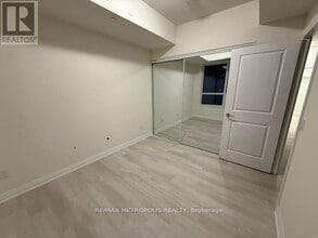 3260 Sheppard Ave E in Toronto, ON - Building Photo - Building Photo