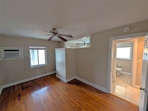 520 11th Ave N in St. Petersburg, FL - Building Photo - Building Photo