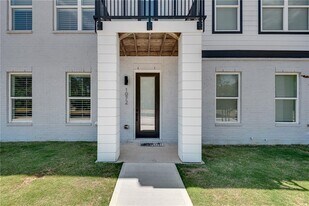 1072 Brookglynn Trce in Decatur, GA - Building Photo