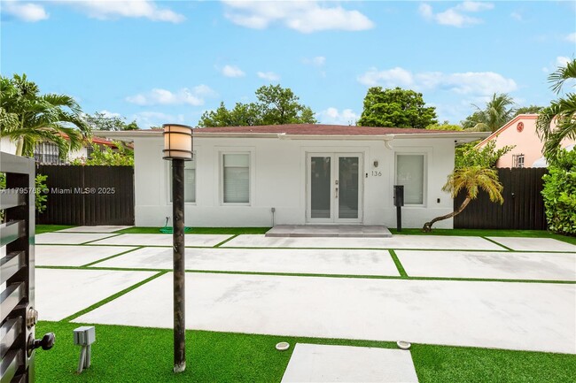 136 NE 50th St in Miami, FL - Building Photo - Building Photo