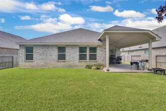 124 N Cadence Hills Loop in Willis, TX - Building Photo - Building Photo