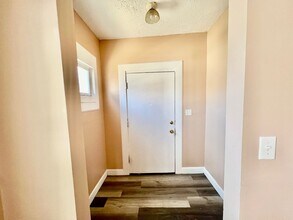 719 W Jefferson St in Bloomington, IL - Building Photo - Building Photo