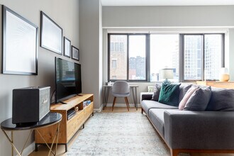 535 W 23rd St, Unit SI FL6-ID2045 in New York, NY - Building Photo - Building Photo