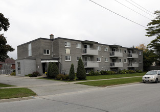 Fieldcrest Apartments in Barrie, ON - Building Photo - Building Photo