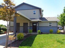 1364 Northern Heights Loop NE in Keizer, OR - Building Photo