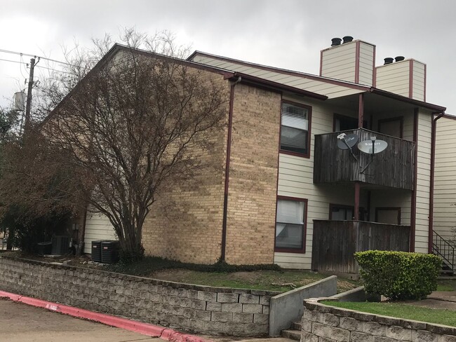 property at 1107 Verde Dr