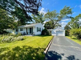 15 Proulx St in Brooklyn, CT - Building Photo