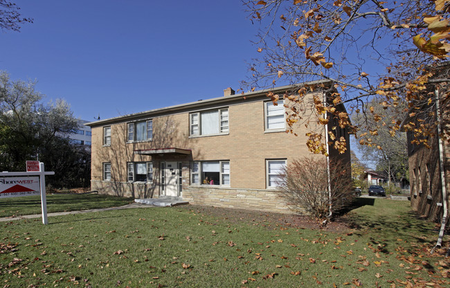 10320 W North Ave in Wauwatosa, WI - Building Photo - Building Photo