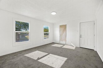 1802 Fordham Rd in Dallas, TX - Building Photo - Building Photo