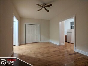 630 W Cornelia Ave, Unit #C628-W2 in Chicago, IL - Building Photo - Building Photo