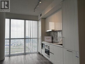 225-4225 Commerce St in Vaughan, ON - Building Photo - Building Photo