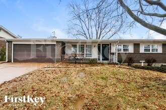 10522 Copperfield Dr, Unit 2 in St. Louis, MO - Building Photo - Building Photo