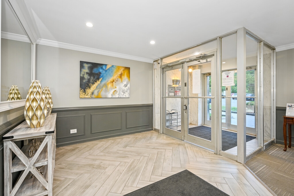 Silver Lake Apartments in Staten Island, NY