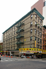 24 Catherine St in New York, NY - Building Photo - Building Photo