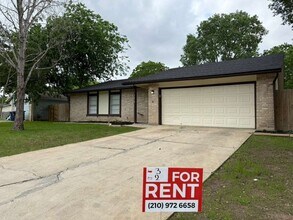 5214 Charolais Dr, Unit Unit 2L in San Antonio, TX - Building Photo - Building Photo