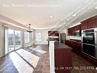 4026 Houldsworth Dr in Charlotte, NC - Building Photo - Building Photo