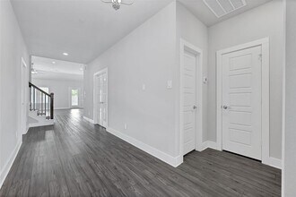 10329 S Goshawk Trl in Conroe, TX - Building Photo - Building Photo