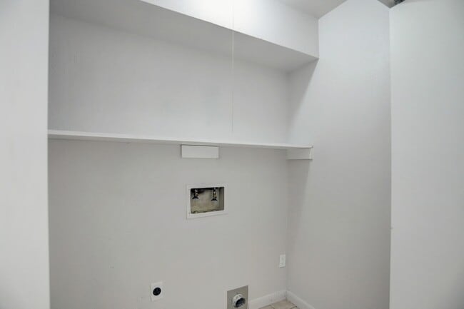 12609 Veterans Memorial Dr