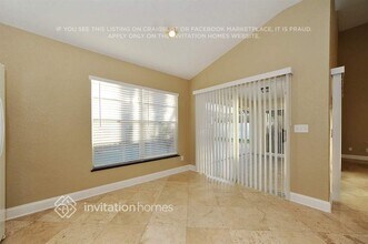 8945 Bayaud Dr in Tampa, FL - Building Photo - Building Photo