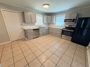 2514 Hazel St in Lake Charles, LA - Building Photo - Building Photo