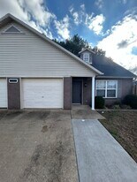 3403 SW Victoria Pl in Bentonville, AR - Building Photo