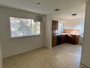 9404 Shady Oaks Dr in Austin, TX - Building Photo - Building Photo