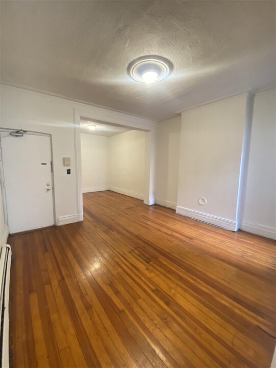 112 14th St-Unit -1 in Hoboken, NJ - Building Photo