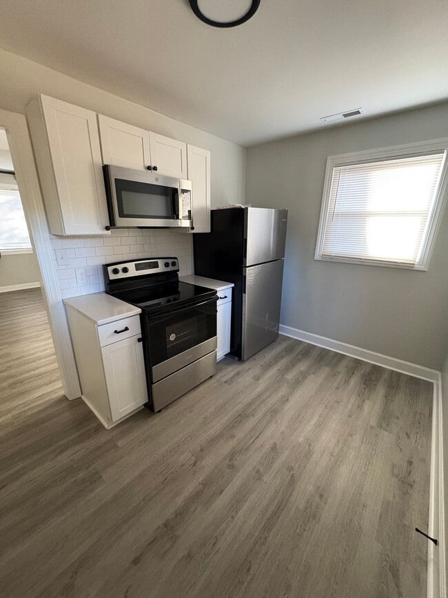 2702 Wildwood Dr in Greensboro, NC - Building Photo - Building Photo