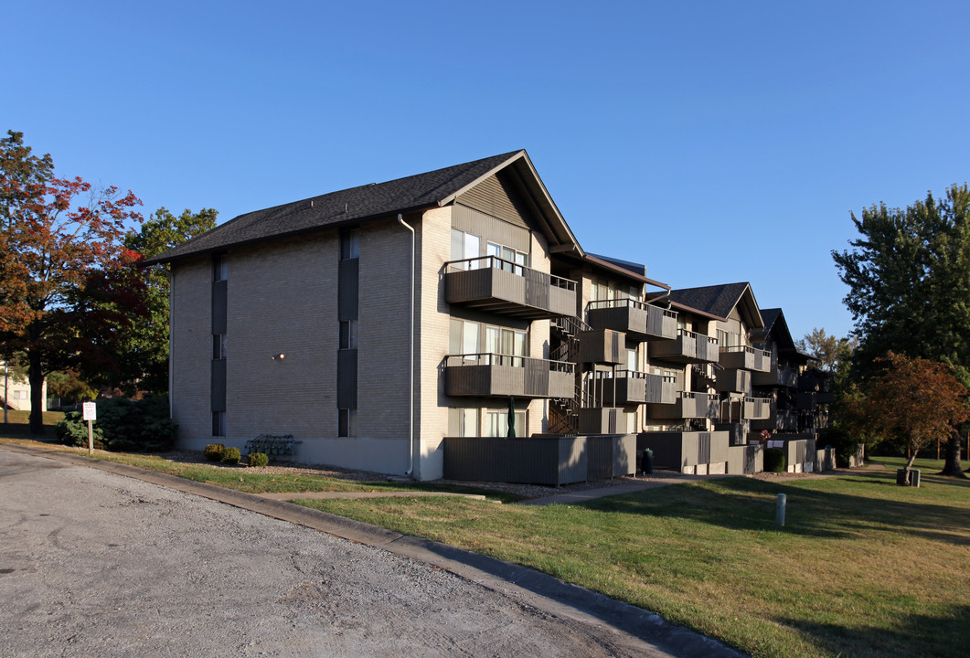 Briar Hill in Kansas City, MO - Building Photo