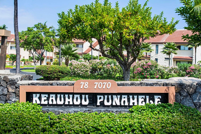78-7070-7070 Ali‘i Dr in Kailua Kona, HI - Foto de edificio