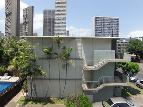 Laau Gardens in Honolulu, HI - Building Photo - Building Photo