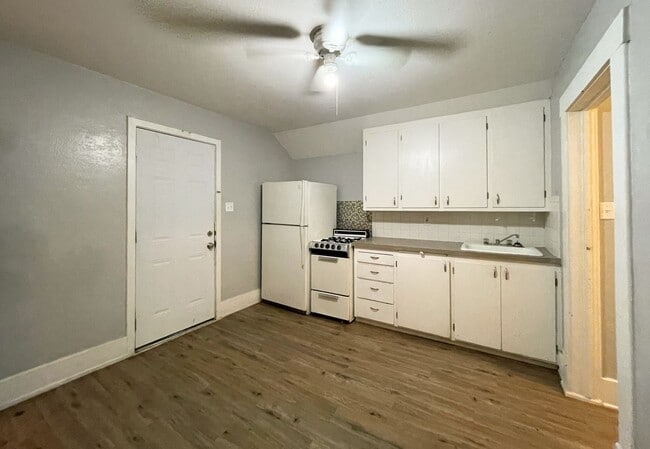511 N Poplar St in Hutchinson, KS - Building Photo - Building Photo