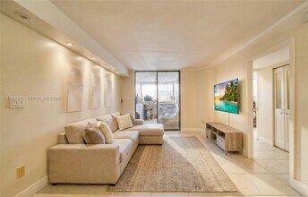 6937 Bay Dr in Miami Beach, FL - Building Photo - Building Photo