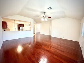10723 Ocelot Ln in Houston, TX - Foto de edificio - Building Photo
