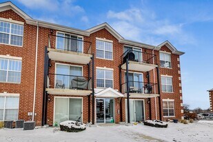 16600 Liberty Cir, Unit 3S in Orland Park, IL - Building Photo