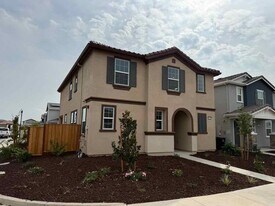 10123 Ludmila Wy in Elk Grove, CA - Building Photo