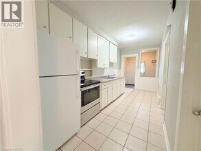 340 Barton St E in Hamilton, ON - Building Photo - Building Photo