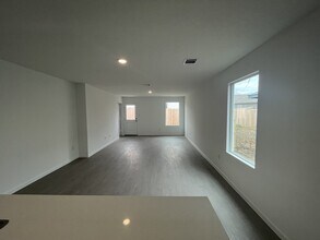 5716 Alope Wy in Seguin, TX - Building Photo - Building Photo