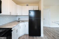 401 PLEASANT St photo'