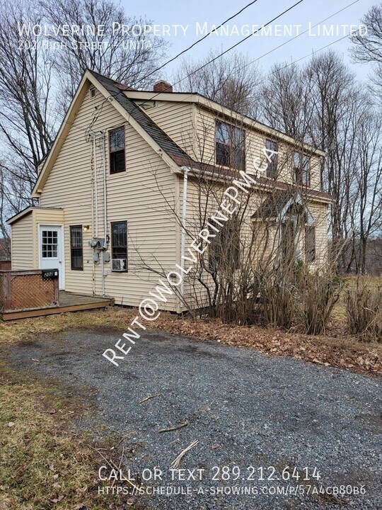 202 High St in New Glasgow, NS - Building Photo