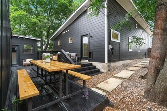 3204 E 14th 1/2 St in Austin, TX - Building Photo - Building Photo