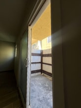 14547 Saticoy St in Los Angeles, CA - Building Photo - Building Photo