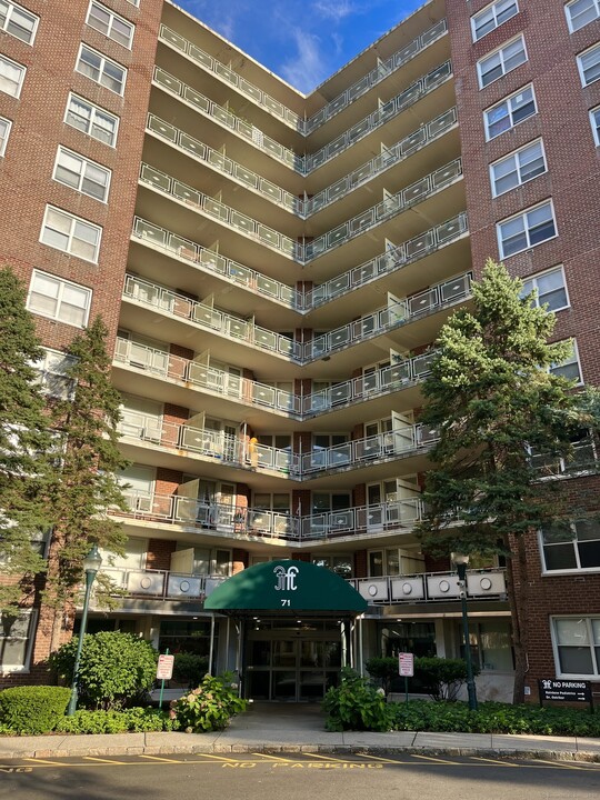 71 Strawberry Hill Ave in Stamford, CT - Building Photo