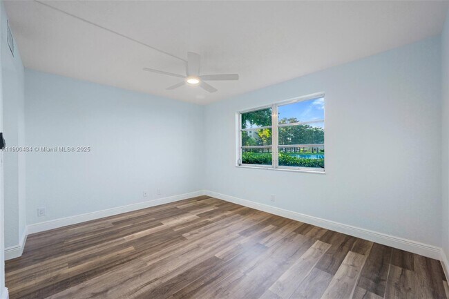 7900 NW 50th St in Lauderhill, FL - Foto de edificio - Building Photo