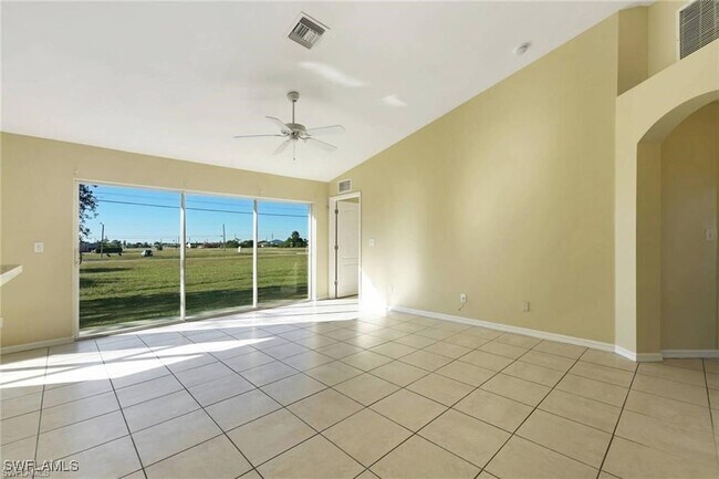 1118 NE 9th Terrace in Cape Coral, FL - Building Photo - Building Photo