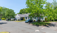 Pine Meadows Townhomes in Plantsville, CT - Foto de edificio - Building Photo