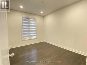 63 Tesla Cres in East Gwillimbury, ON - Building Photo - Building Photo