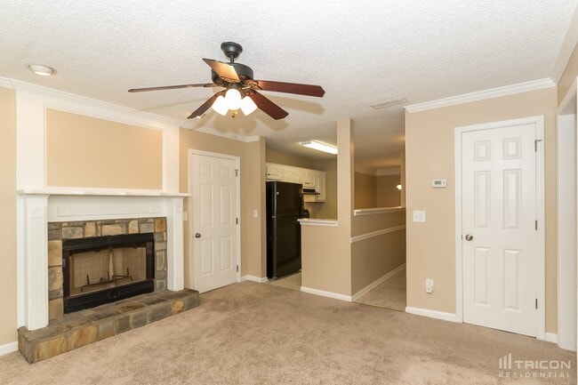 1318 N Hampton Dr in Hampton, GA - Building Photo - Building Photo