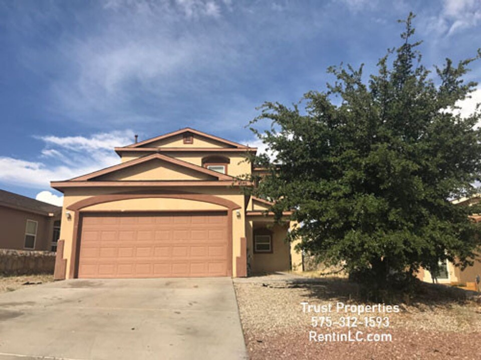 4646 Mesita St in Las Cruces, NM - Building Photo